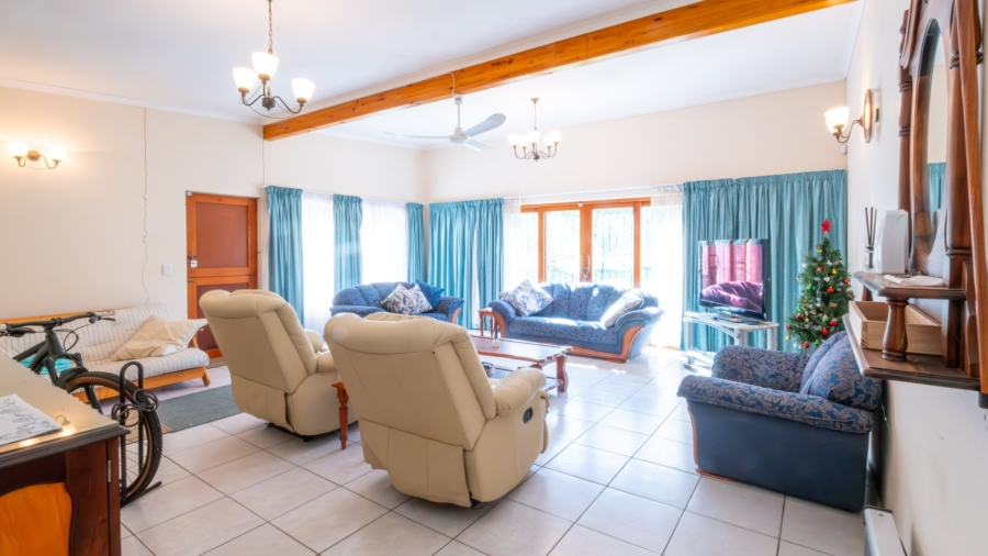 5 Bedroom Property for Sale in Sedgefield Central Western Cape